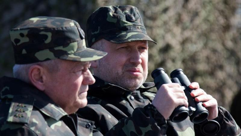 Росія і терористи активно готуються до бойових дій проти України, — Турчинов