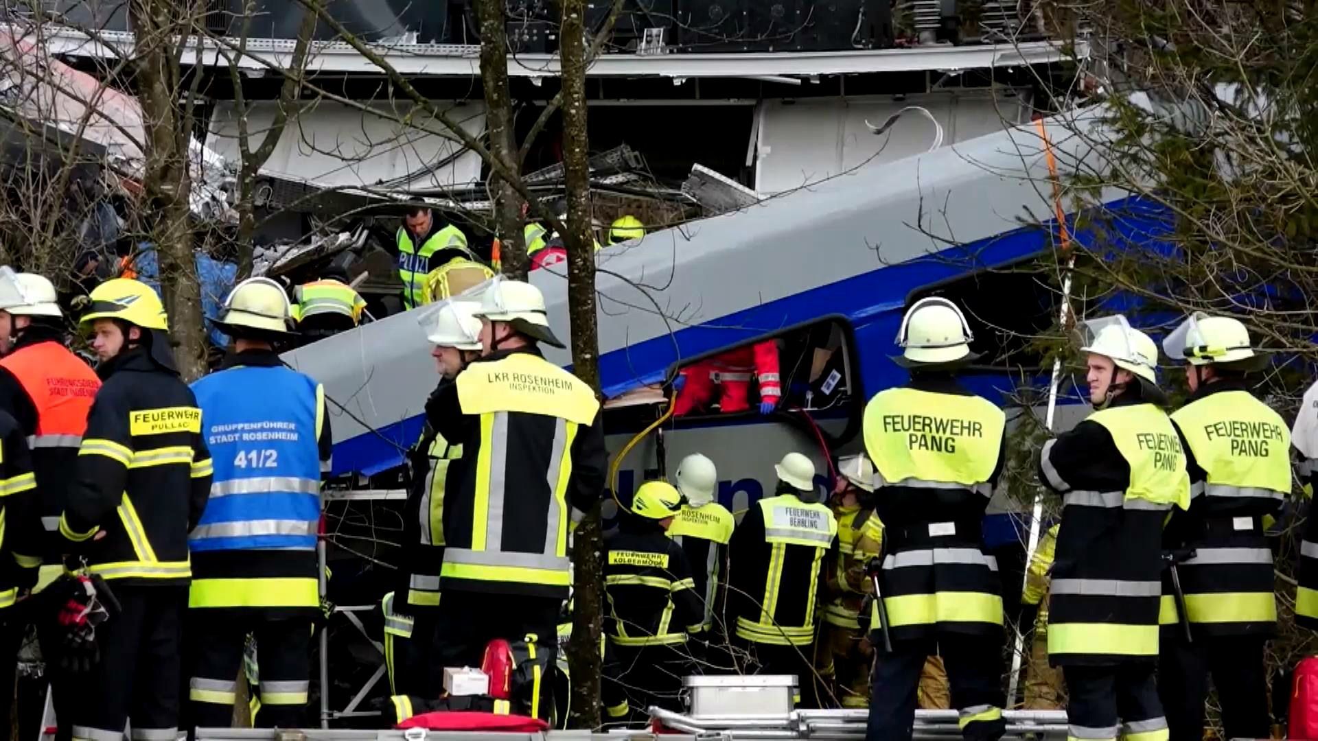 Зіткнення потягів у Німеччині: уряд боїться говорити про причини Зіткнення потягів у Німеччині: уряд боїться говорити про причини