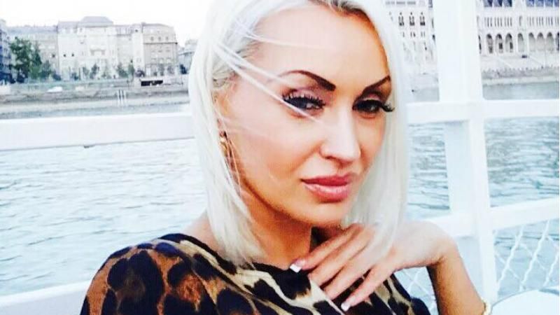 Життя скандальної білявки з Франківська: яскраві фото із соцмереж Життя скандальної білявки з Франківська: яскраві фото із соцмереж