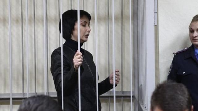 Соратница Азарова собралась судиться с Генпрокуратурой