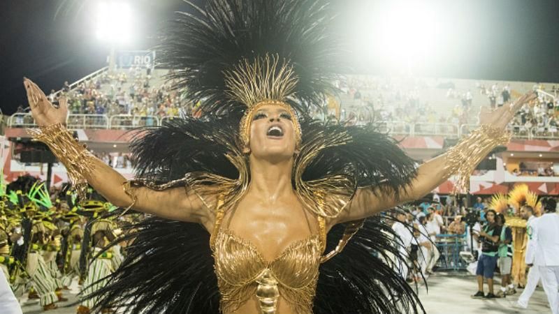 Напівоголені красуні та епатажні костюми – це карнавал у Ріо