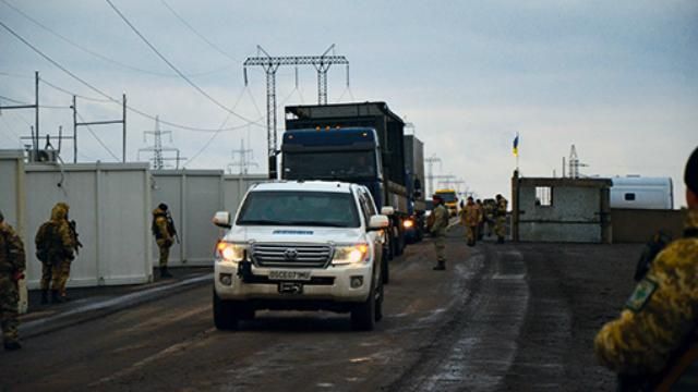 З’явилося відео з моменту обстрілу блокпосту на Донбасі 