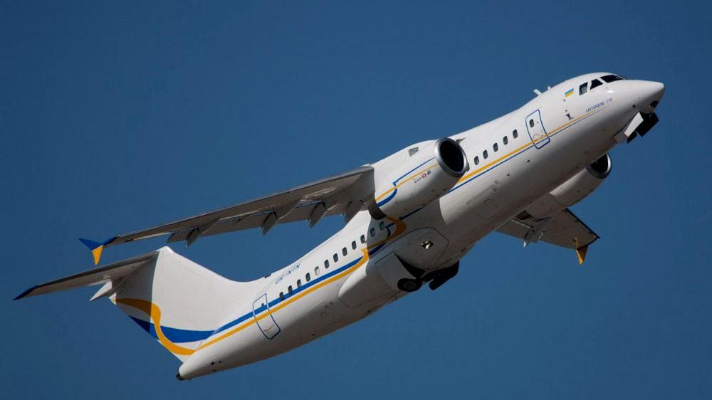 Український літак став сенсацією на провідних авіасалонах світу