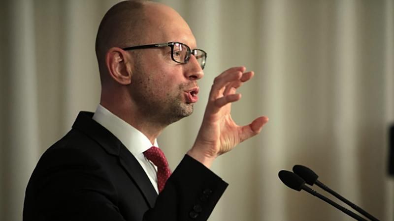 ТОП-5 сценаріїв: що буде з Яценюком і його урядом ТОП-5 сценаріїв: що буде з Яценюком і його урядом