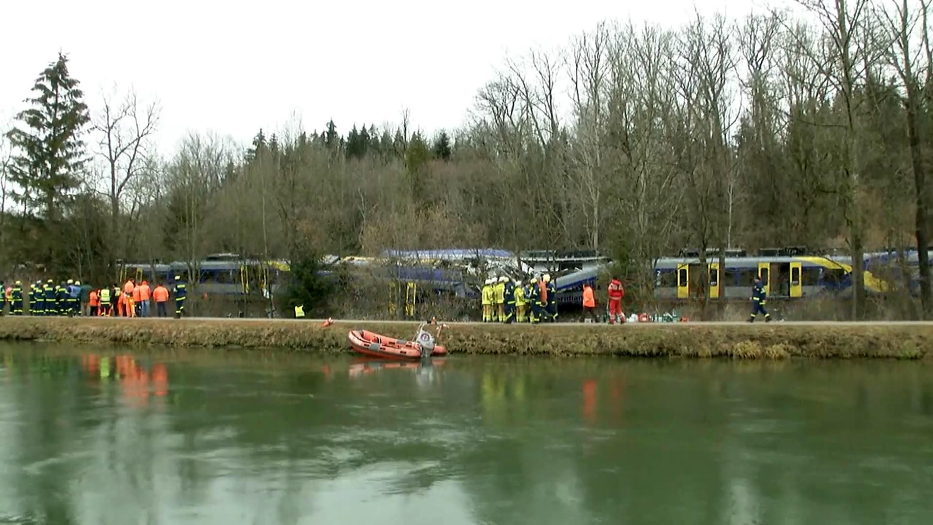 Немецкая полиция опровергла популярную версию трагедии поездов в Баварии Немецкая полиция опровергла популярную версию трагедии поездов в Баварии