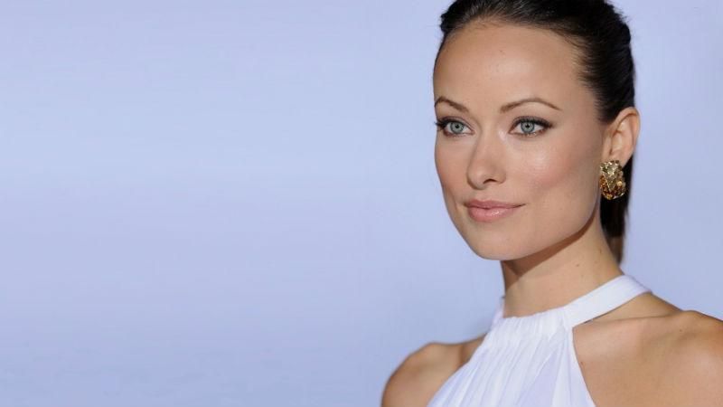 Звезда сериала "Доктор Хаус" покрасовалась перед камерами в вышиванке Звезда сериала "Доктор Хаус" покрасовалась перед камерами в вышиванке