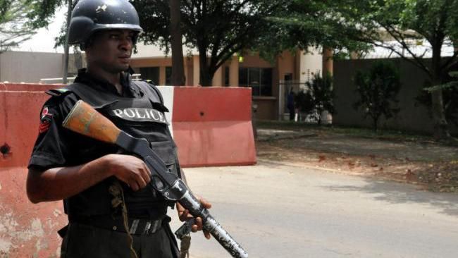 Женщины-смертницы подорвали себя в Нигерии: десятки человек погибли