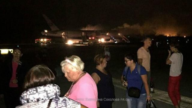 Російський Boeing екстрено приземлився в Домінікані: з'явились фото евакуації пасажирів