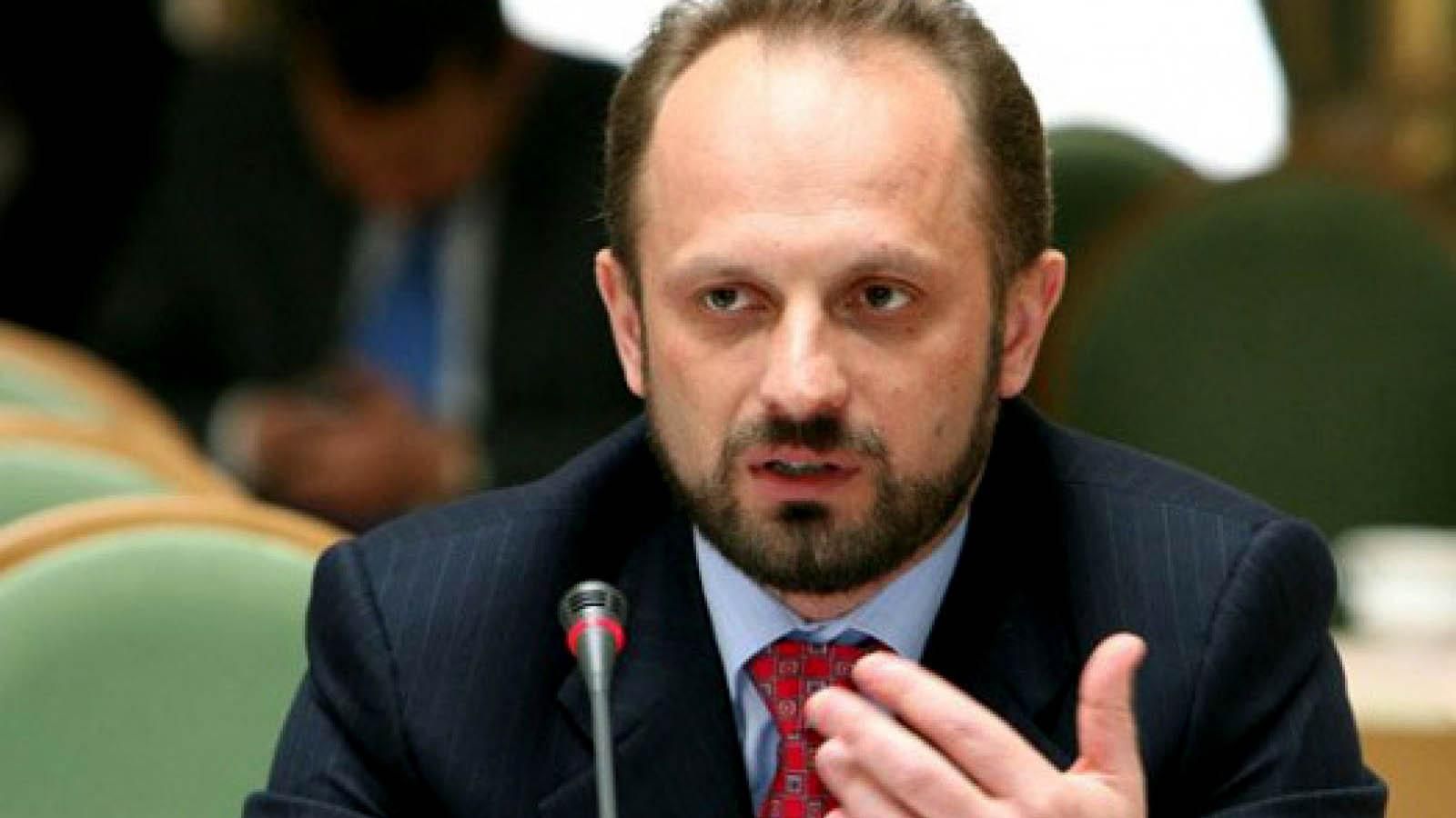 Чем хуже россиянину — тем лучше российской власти, — Бессмертный Чем хуже россиянину — тем лучше российской власти, — Бессмертный