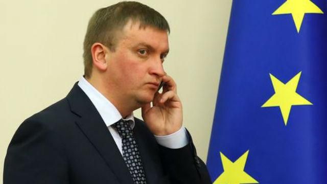 Активісти заблокували в кабінеті міністра Петренка, — ЗМІ Активісти заблокували в кабінеті міністра Петренка, — ЗМІ