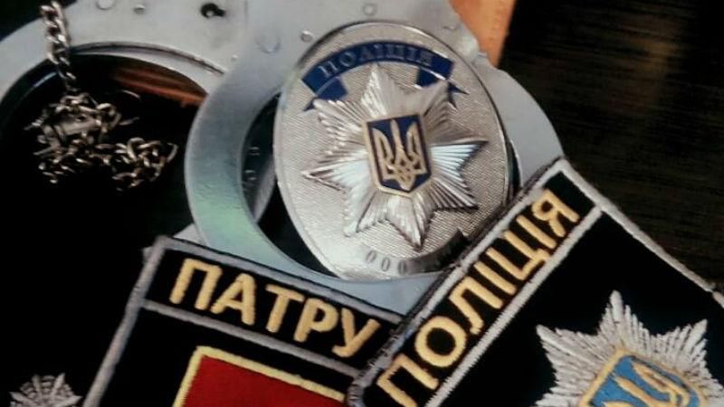 Патрульна звільнилась з поліції, бо "не хоче бити людей" Патрульна звільнилась з поліції, бо "не хоче бити людей"