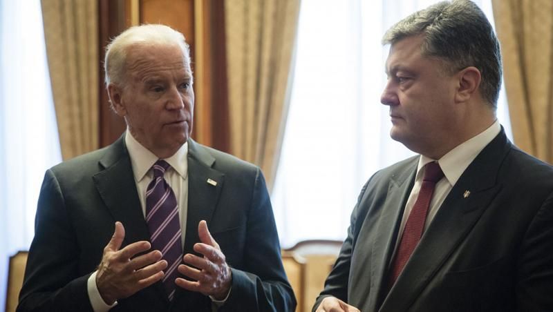 Порошенко поскаржився Байдену, що Росія не відступає Порошенко поскаржився Байдену, що Росія не відступає