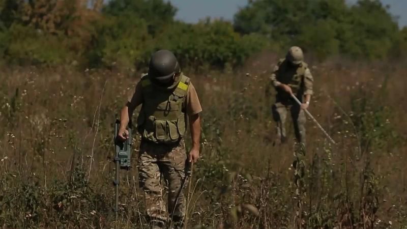 Техніка війни. Як військових вчать керувати танками, український міношукач нового покоління