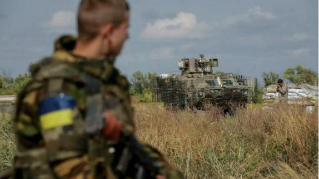 На Донбассе ранены двое бойцов в результате активных боев На Донбассе ранены двое бойцов в результате активных боев
