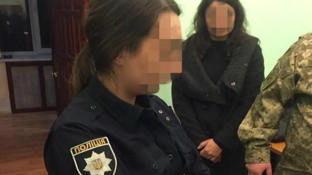 З'явилися фото поліцейської, яку затримали через наркотики З'явилися фото поліцейської, яку затримали через наркотики
