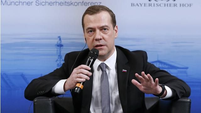 Карикатурист высмеял угрожающее выступление Медведева