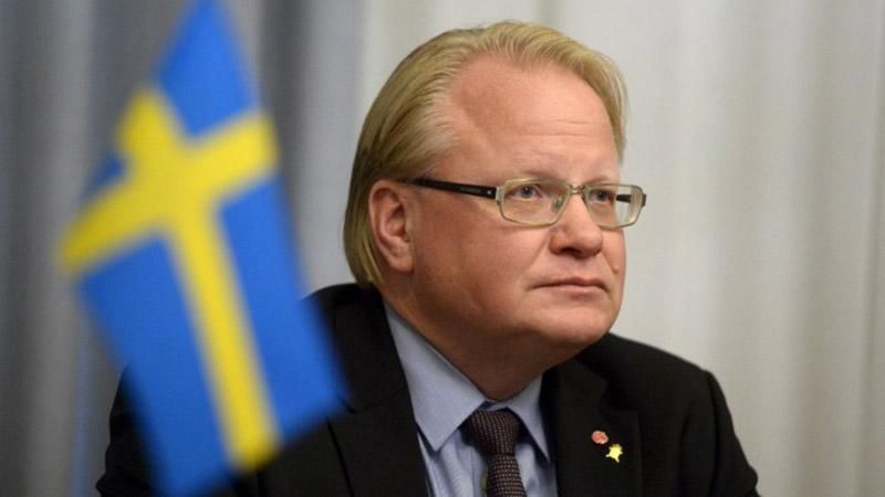 Министр обороны Швеции вступился за Украину
