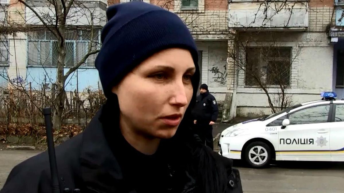 Ломая предубеждения: как жительница оккупированного Дебальцево стал полицейским Ломая предубеждения: как жительница оккупированного Дебальцево стал полицейским