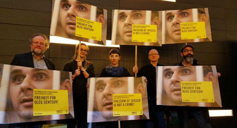 Сенцова поддержали на немецком Берлинале