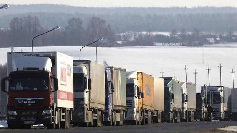 Росія затримала понад 150 українських вантажівок