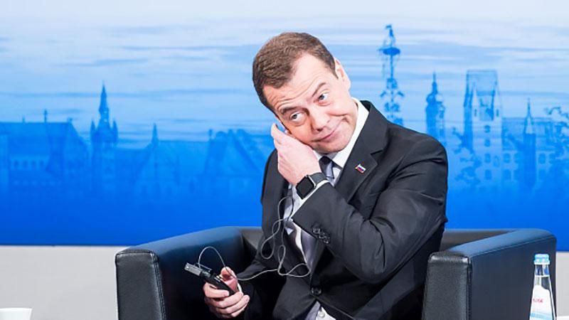 Медведев забрал свои слова про холодную войну назад