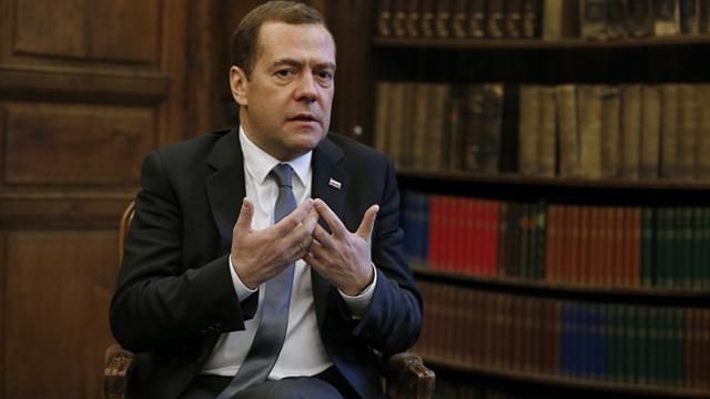 Медведев ждет, когда Запад сам придет и предложит отменить санкции