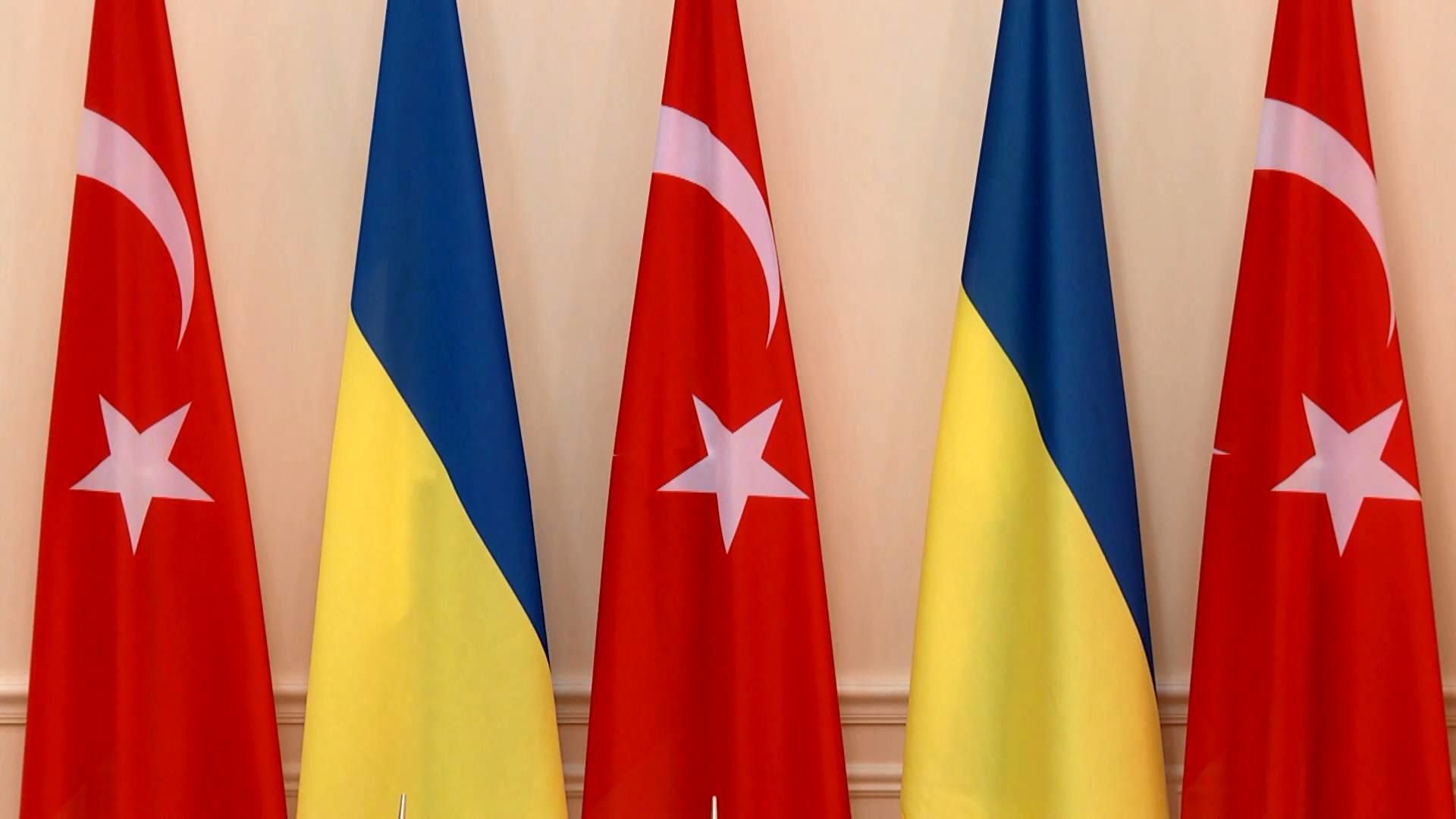 Туреччина надасть військову та грошову допомогу Україні
