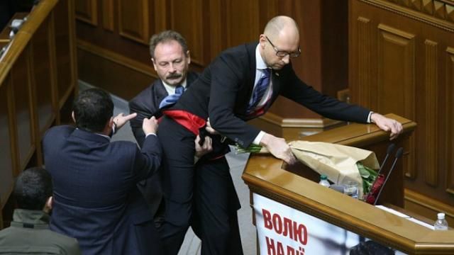 Сколько подписей уже собрали, чтобы отправить правительство в отставку Сколько подписей уже собрали, чтобы отправить правительство в отставку