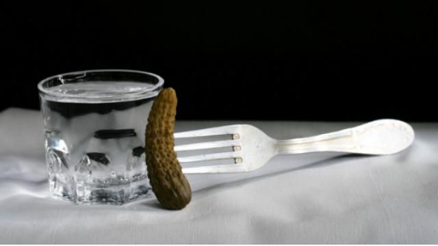 Украина серьезно подорвала экспорт российской водки Украина серьезно подорвала экспорт российской водки