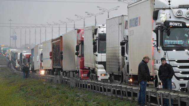Украинских грузовиков, задержанных в России, становится все больше