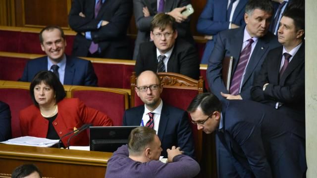 Звіт уряду вирішили перенести: у Раді продовжують домовлятись Звіт уряду вирішили перенести: у Раді продовжують домовлятись