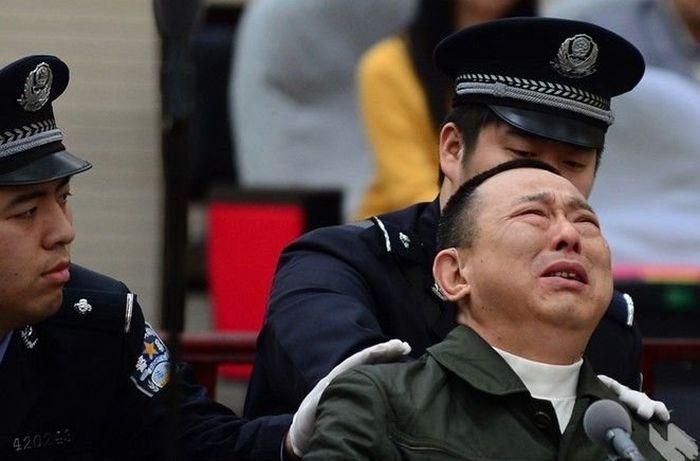 Миллиардера и четырех человек из окружения казнили в Китае