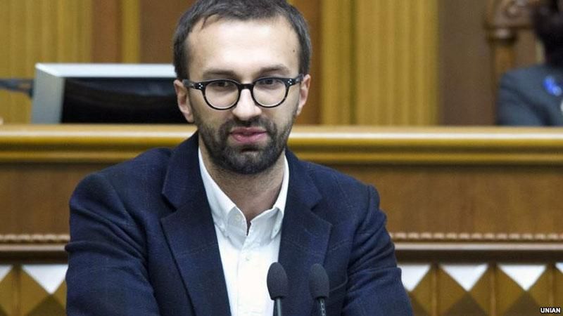 Лещенко назвал имя депутата, причастного к провалу отставки Яценюка