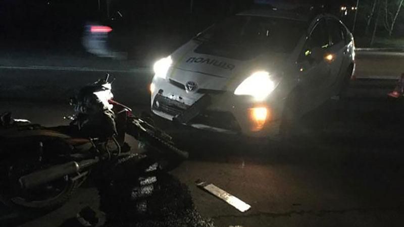 Полицейские сбили дедушку на скутере Полицейские сбили дедушку на скутере