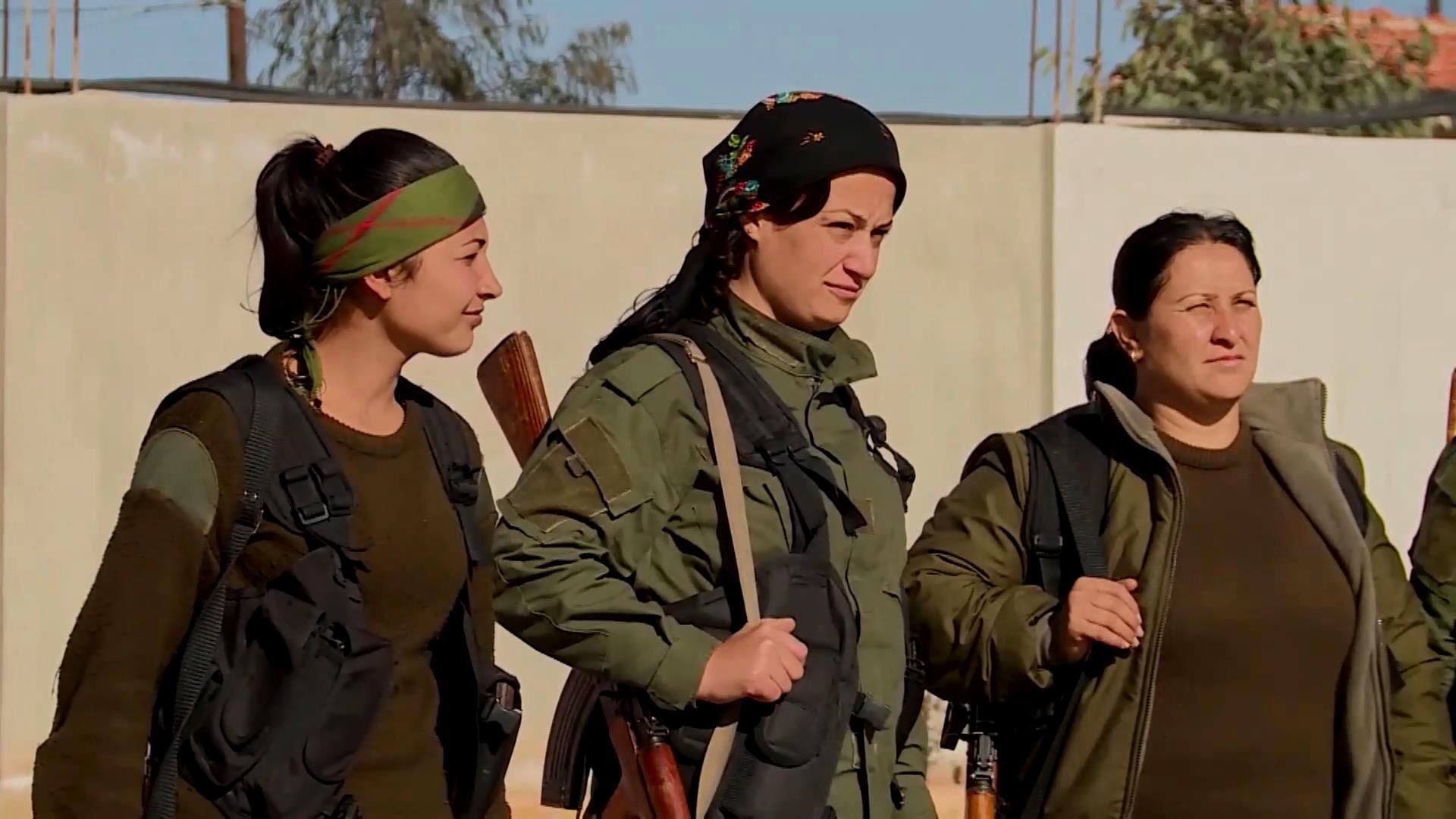 Жінок готують до війни у Сирії