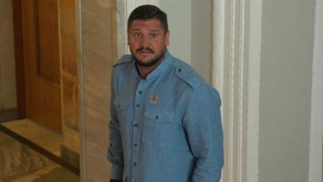 Депутат Порошенко пришел в Раду в пророссийской футболке Депутат Порошенко пришел в Раду в пророссийской футболке