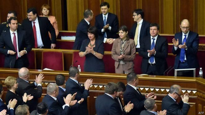 Луценко назвав фаворитів в уряді, які мають залишитись після відставки Яценюка