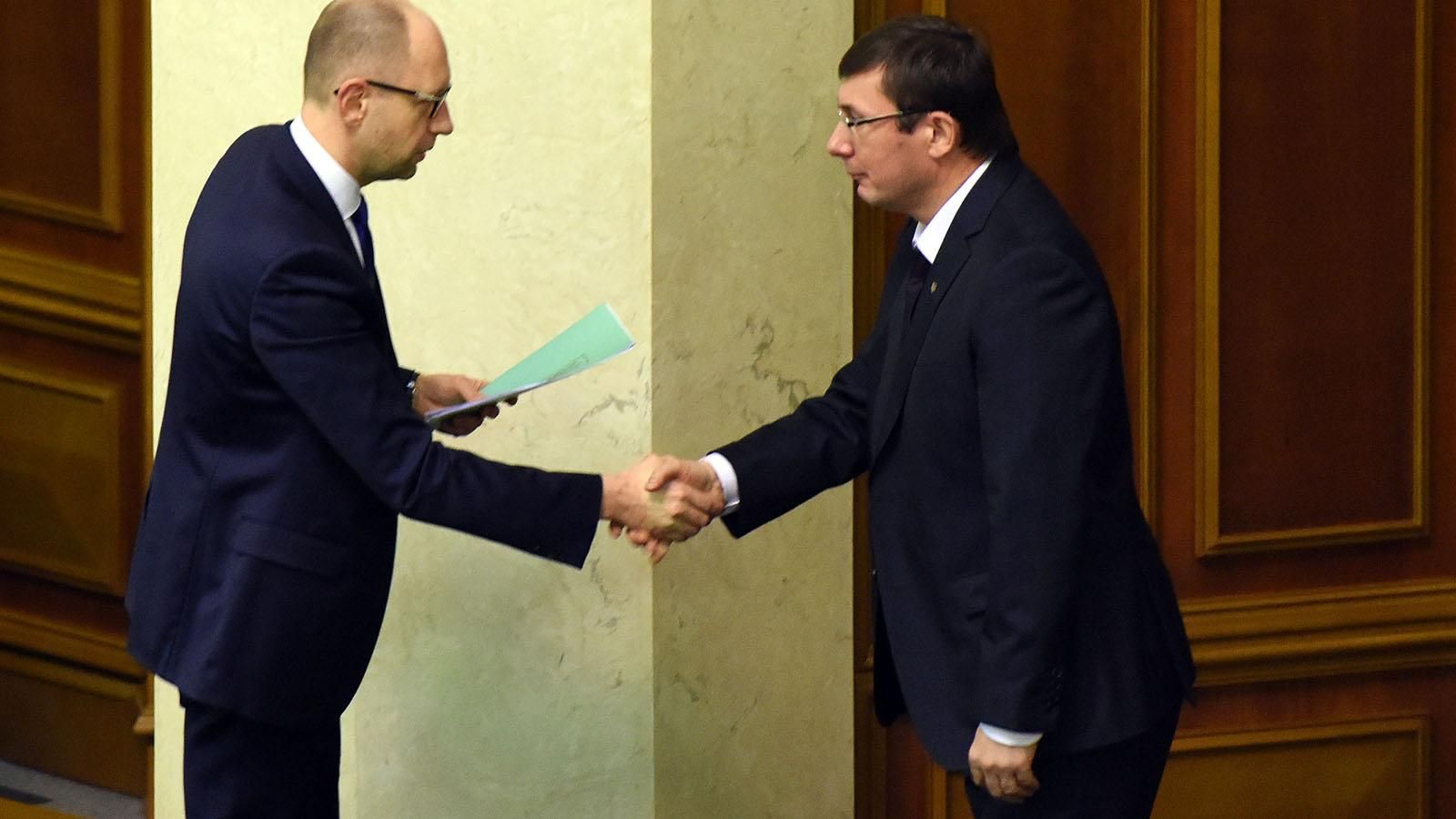 Луценко выдвинул новый ультиматум Яценюку Луценко выдвинул новый ультиматум Яценюку