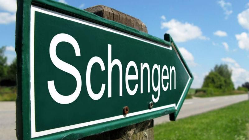 Шенгенская зона на грани распада, — МИД Польши