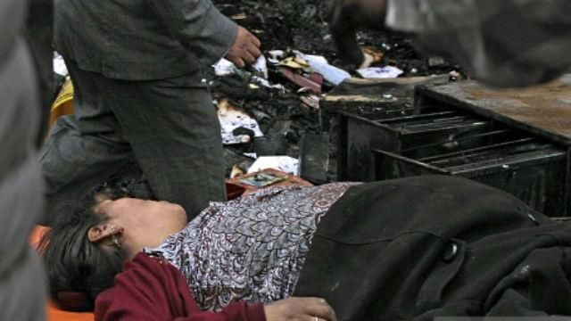 Протестувальники спалили мерію разом з чиновниками Протестувальники спалили мерію разом з чиновниками