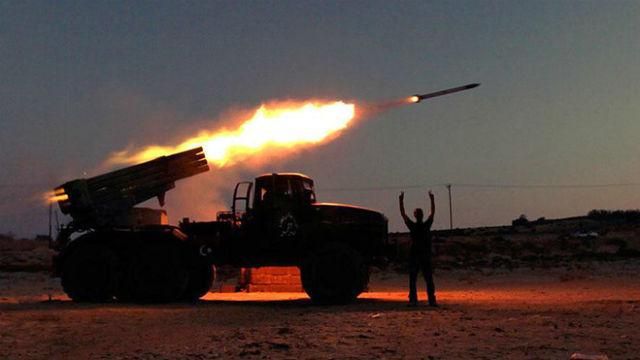 Топ-новини. Коаліція тріщить по швах, бойовики готують Гради і танки до наступу Топ-новини. Коаліція тріщить по швах, бойовики готують Гради і танки до наступу