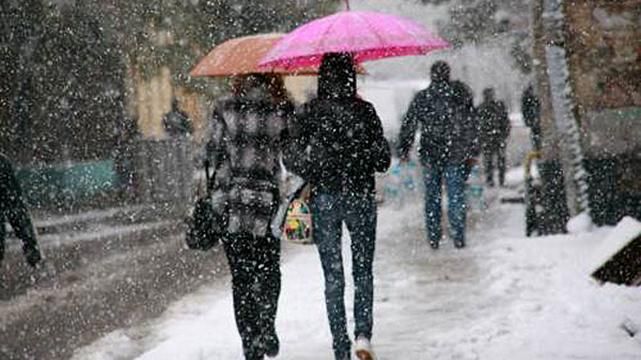 На вихідні українців чекає погодній сюрприз На вихідні українців чекає погодній сюрприз