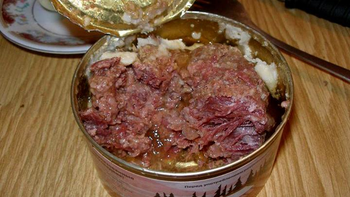 Россия решила накормить Донбасс просроченной едой