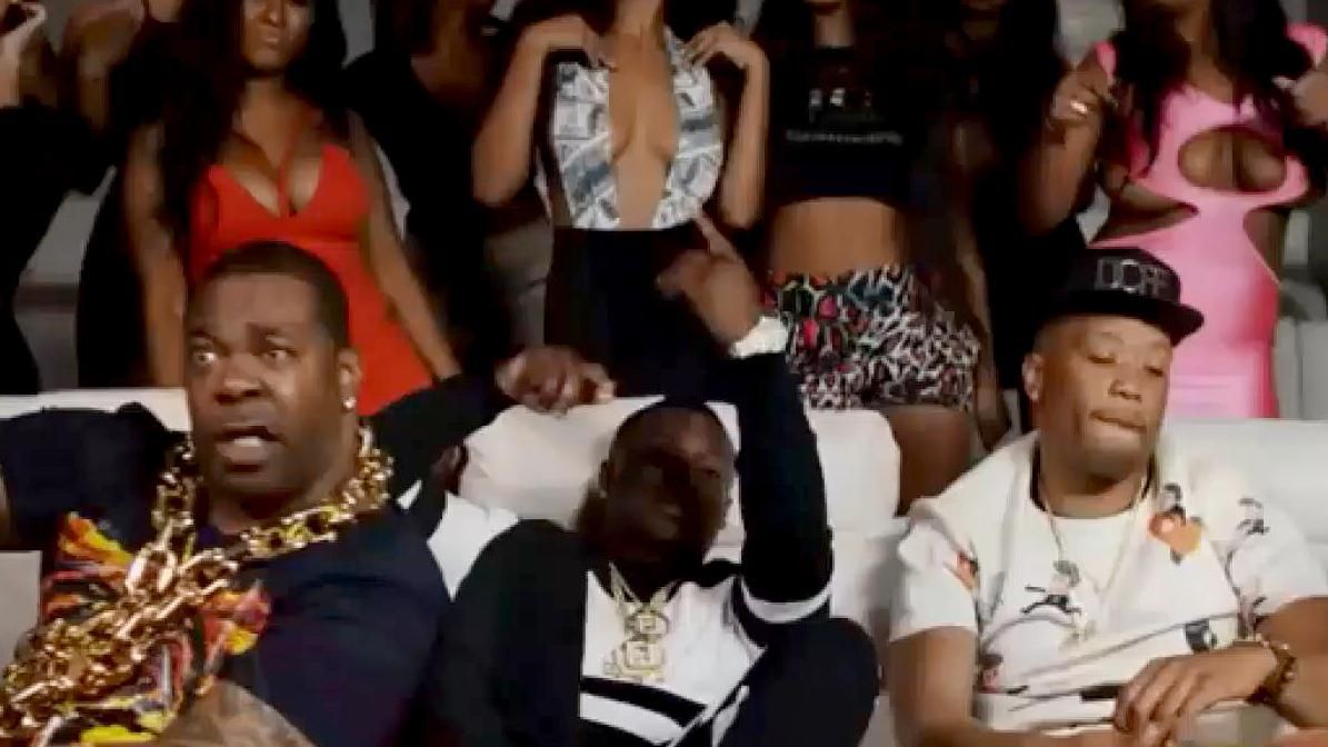 Понад 30 африканців голими бігали по Санкт-Петербургу Понад 30 африканців голими бігали по Санкт-Петербургу