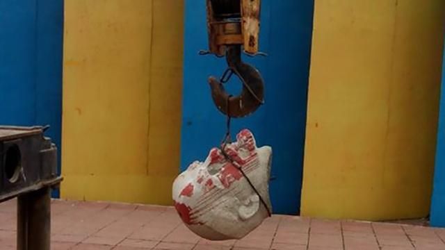 Лисичанський Ленін залишився без голови