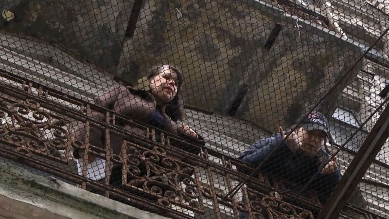 Дружина екс-міністра жорстко виганяє переселенців з київського будинку Дружина екс-міністра жорстко виганяє переселенців з київського будинку