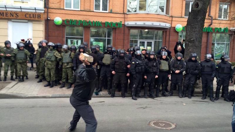 Плохие сигналы для власти, — политолог о погроме в Киеве
