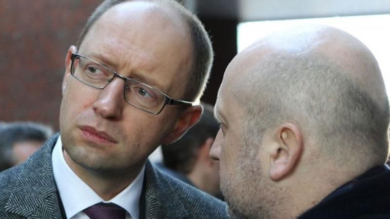 Турчинов убедил Яценюка уйти в отставку, — журналист
