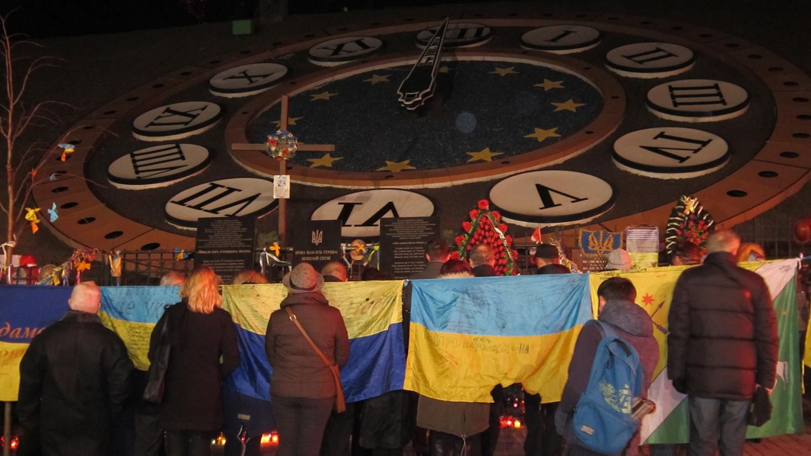 ТОП-новости: Украина вспоминает Небесную сотню, погромы в Киеве, 4-ро бойцов вернулись из плена