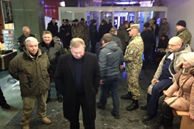Все чиновники оставили отель "Казацкий" после переговоров Все чиновники оставили отель "Казацкий" после переговоров